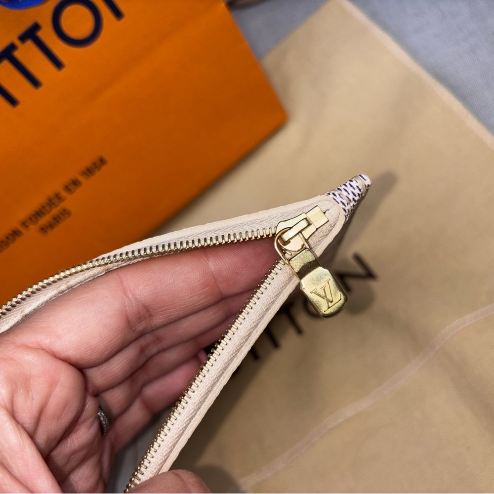 Authentic Louis Vuitton Neverfull GM Pochette damier azur beige lining - Picture 8 of 11